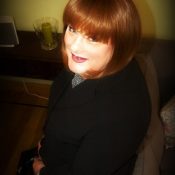 Translife Dressing Service Model Julia
