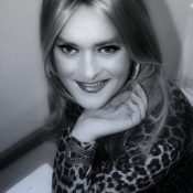 Melanie Translife Dressing Service Modal